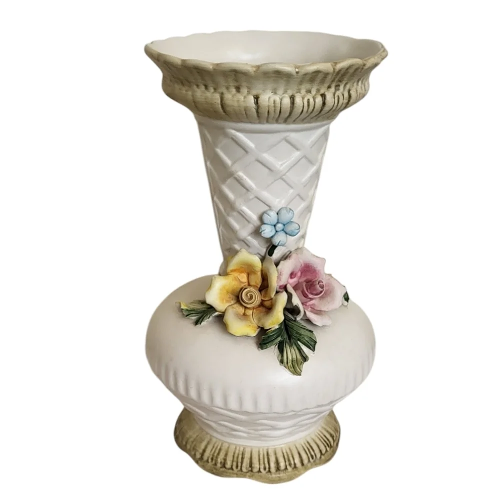 9.5” Vintage Capodimonte Italy Vase Lattice Hand-Applied Roses Flowers Round Urn